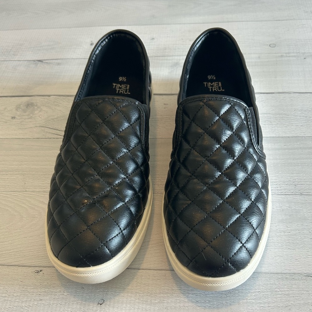 Women’s Black Quilted Slip Ons Size 9.5
